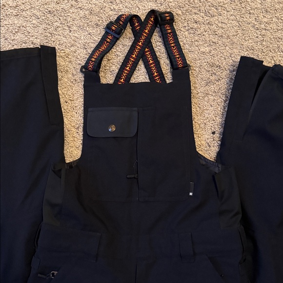 DC Black unisex snow bibs  Jumpsuit - Picture 3 of 5